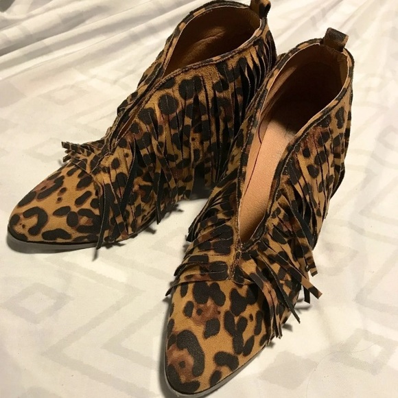 SOLD NIB Women’s Sz7 Cheetah/Fringe Booties - Picture 2 of 3